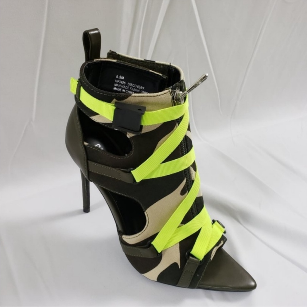 💚NEW~DENEEN! (Camouflage Booties/Heels)
